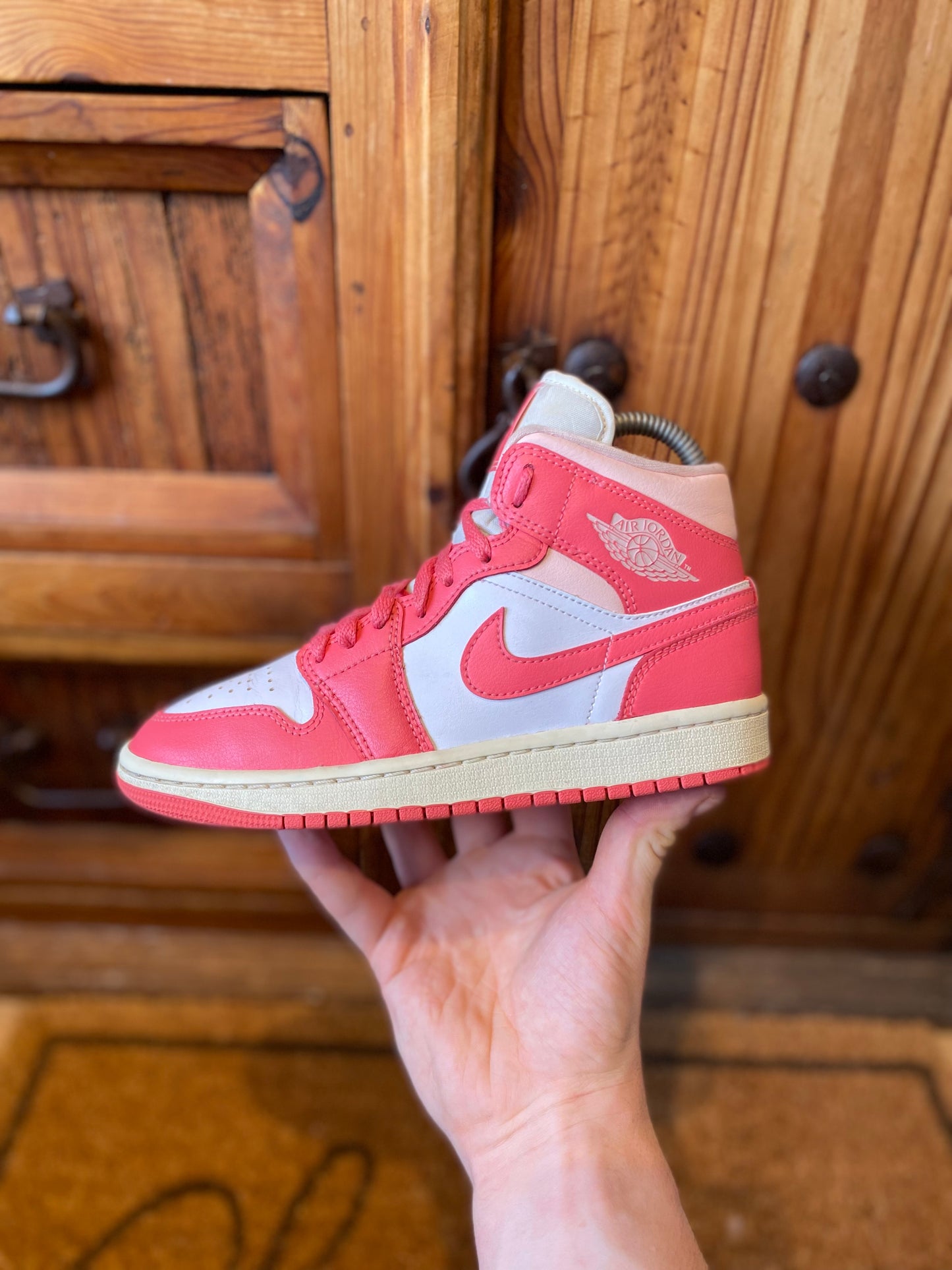JORDAN 1 MID ‘STRAWBERRIES AND CREAM’ - UK 3
