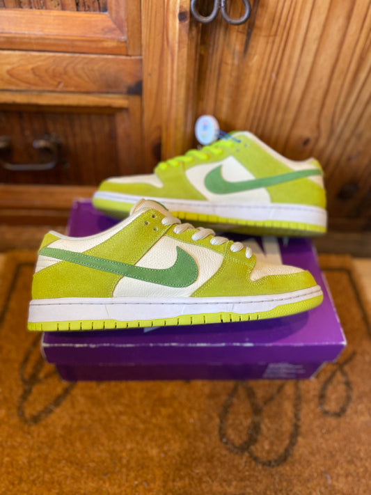 NIKE SB DUNK LOW ‘SOUR APPLE’ - UK 9.5