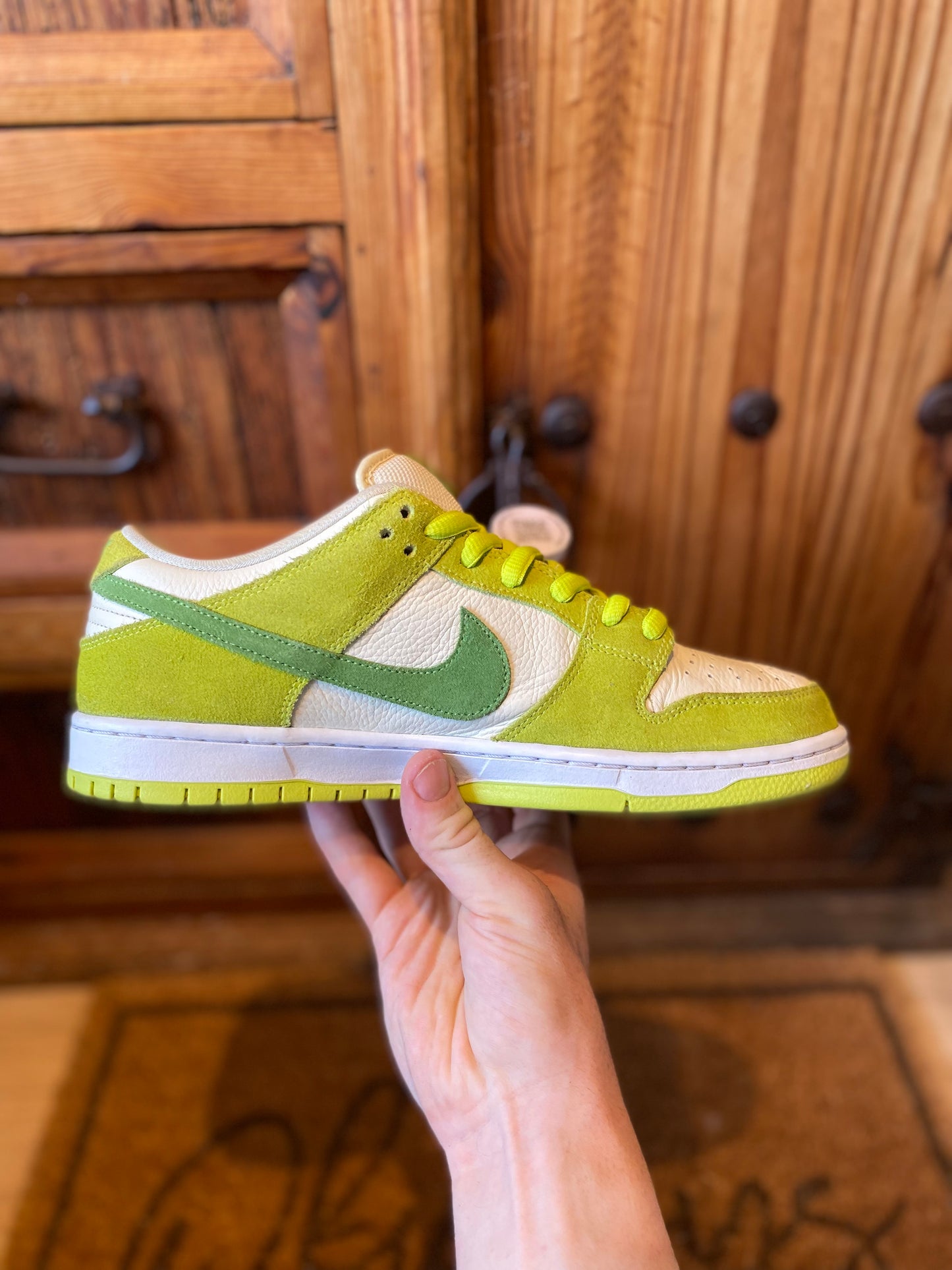 NIKE SB DUNK LOW ‘SOUR APPLE’ - UK 9.5