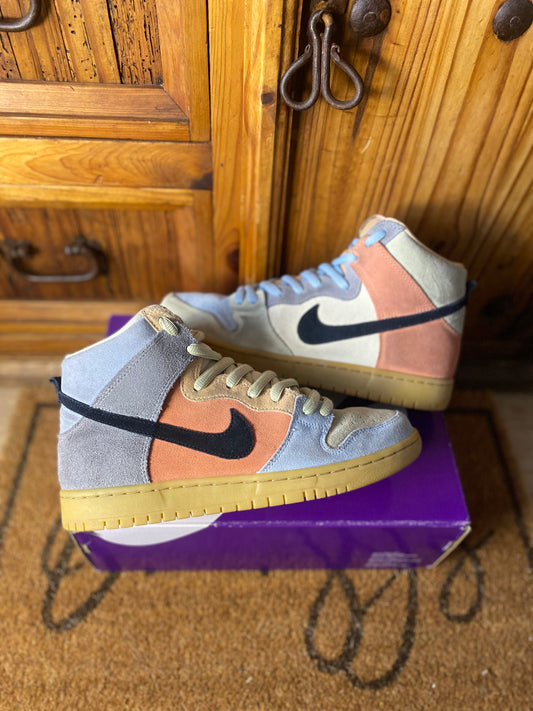 NIKE SB DUNK HIGH ‘SPECTRUM’ - UK 8