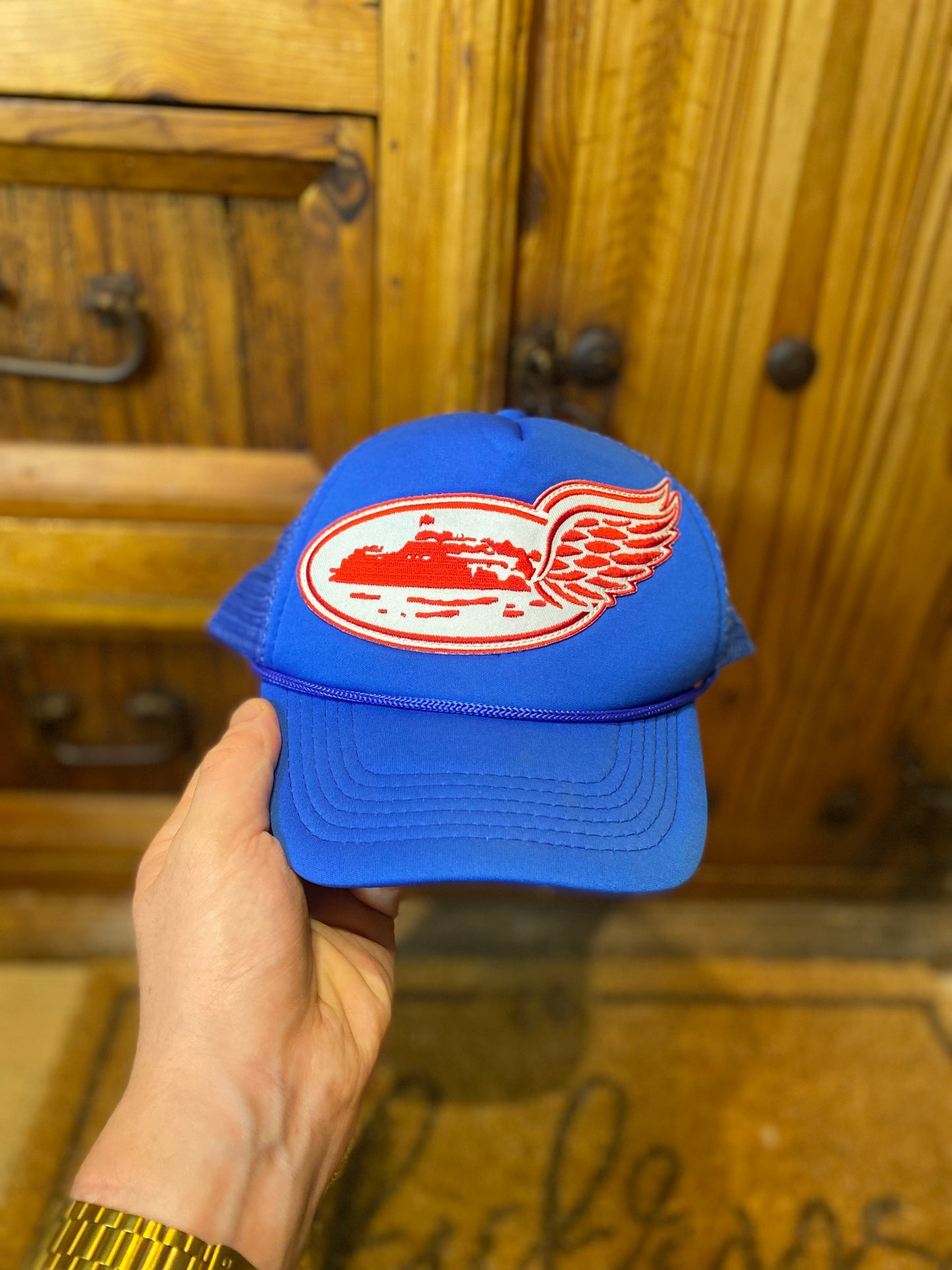 CORTEIZ WING TRUCKER CAP ‘ROYAL BLUE’ - PADS