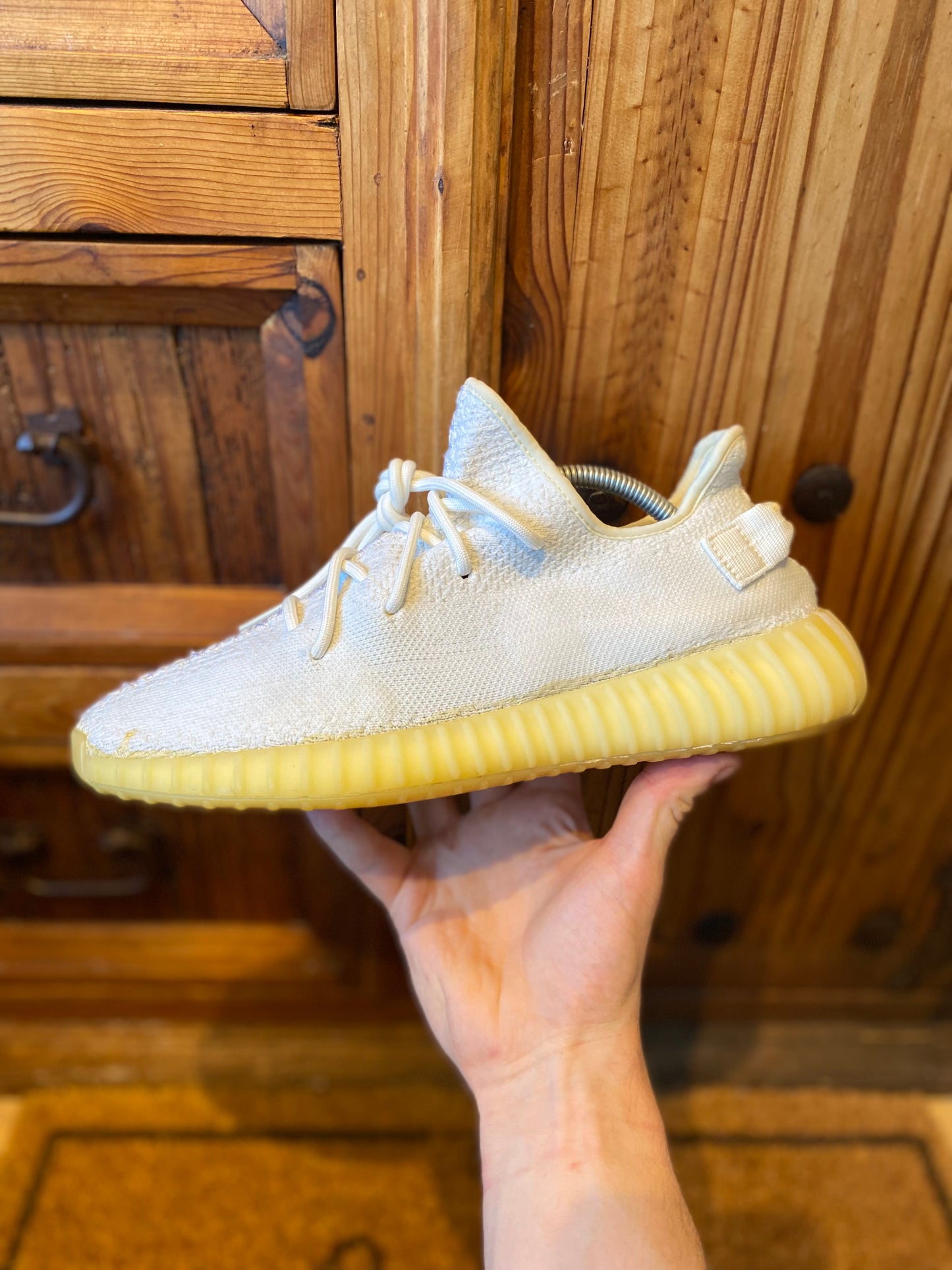 YEEZY BOOST 350 V2 ‘CREAM’ - UK 9.5