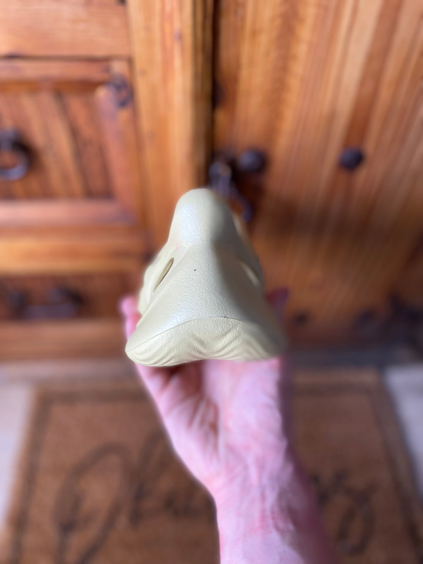 YEEZY FOAMRUNNER ‘SULFUR’ - UK 6