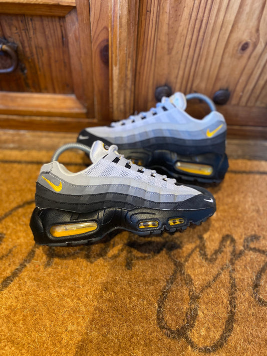 NIKE AIR MAX 95 ‘BLACK LASER ORANGE’ - UK 5