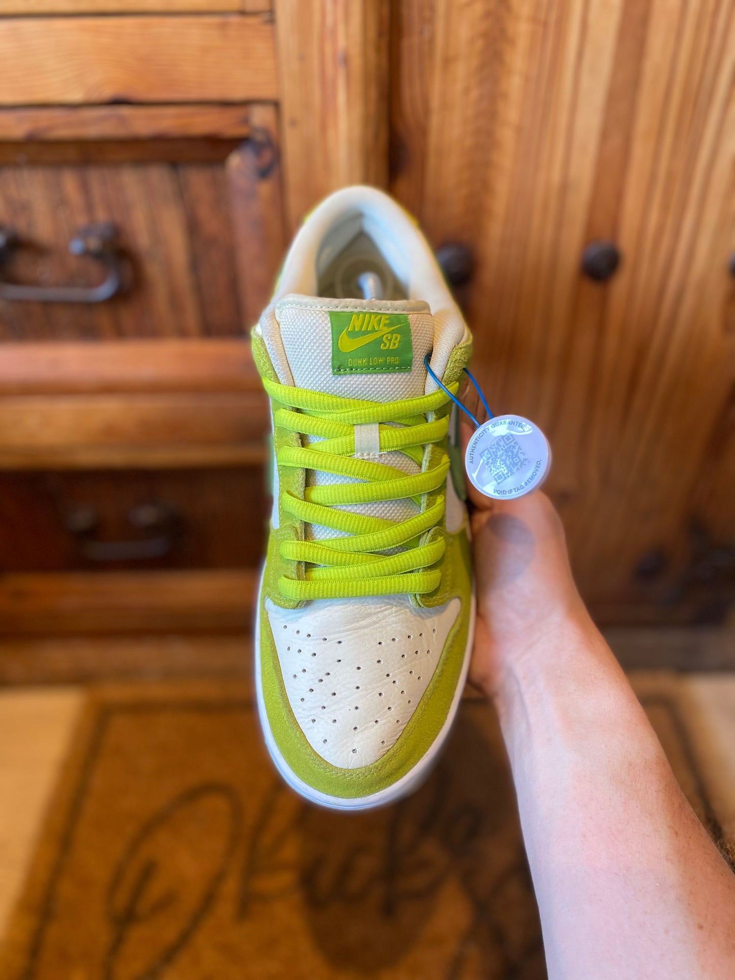 NIKE SB DUNK LOW ‘SOUR APPLE’ - UK 9.5