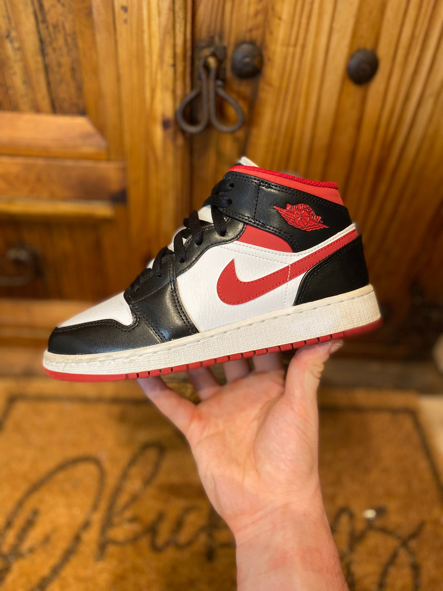 JORDAN 1 MID ‘GYM RED’ - UK 4.5