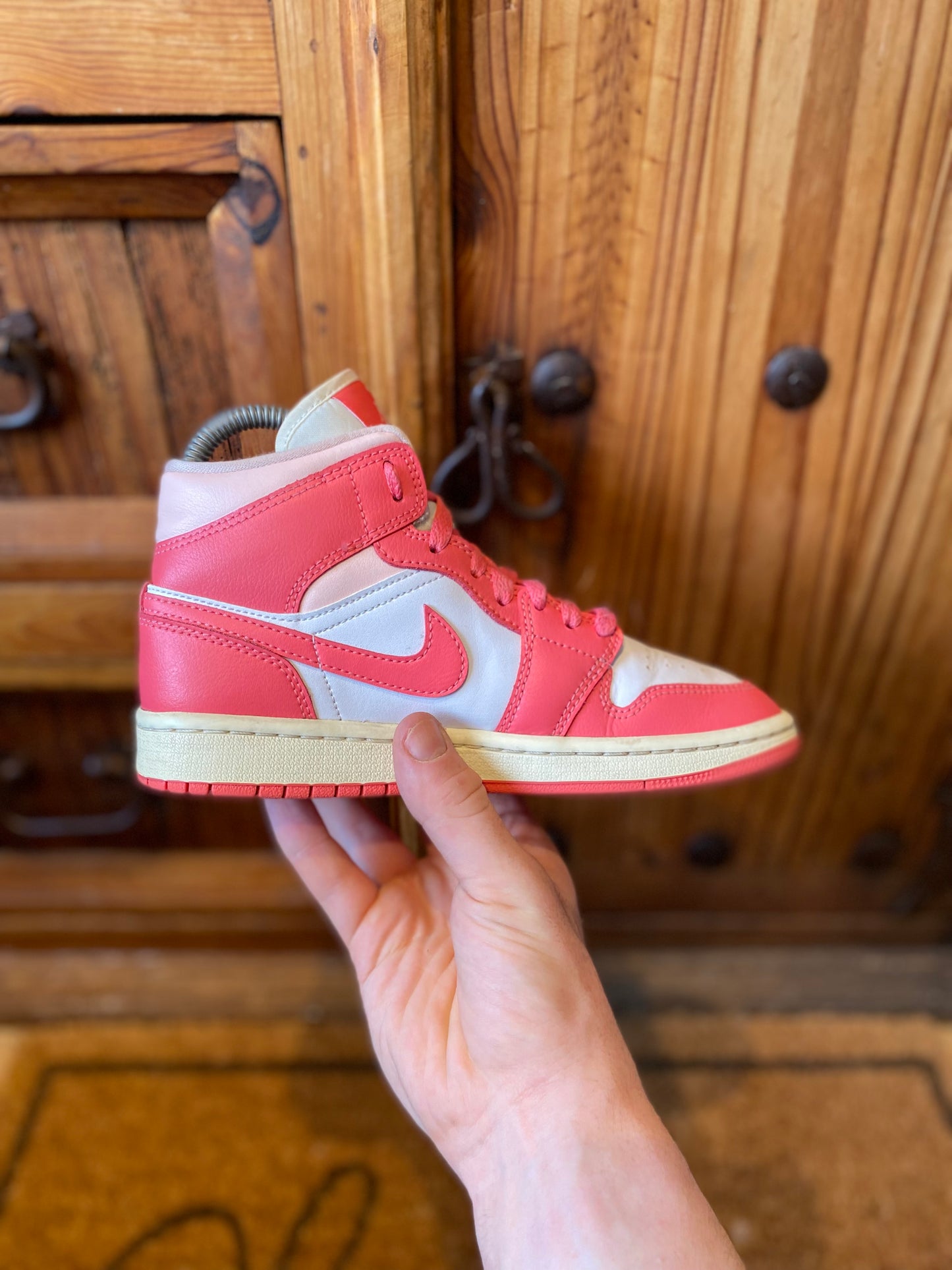 JORDAN 1 MID ‘STRAWBERRIES AND CREAM’ - UK 3