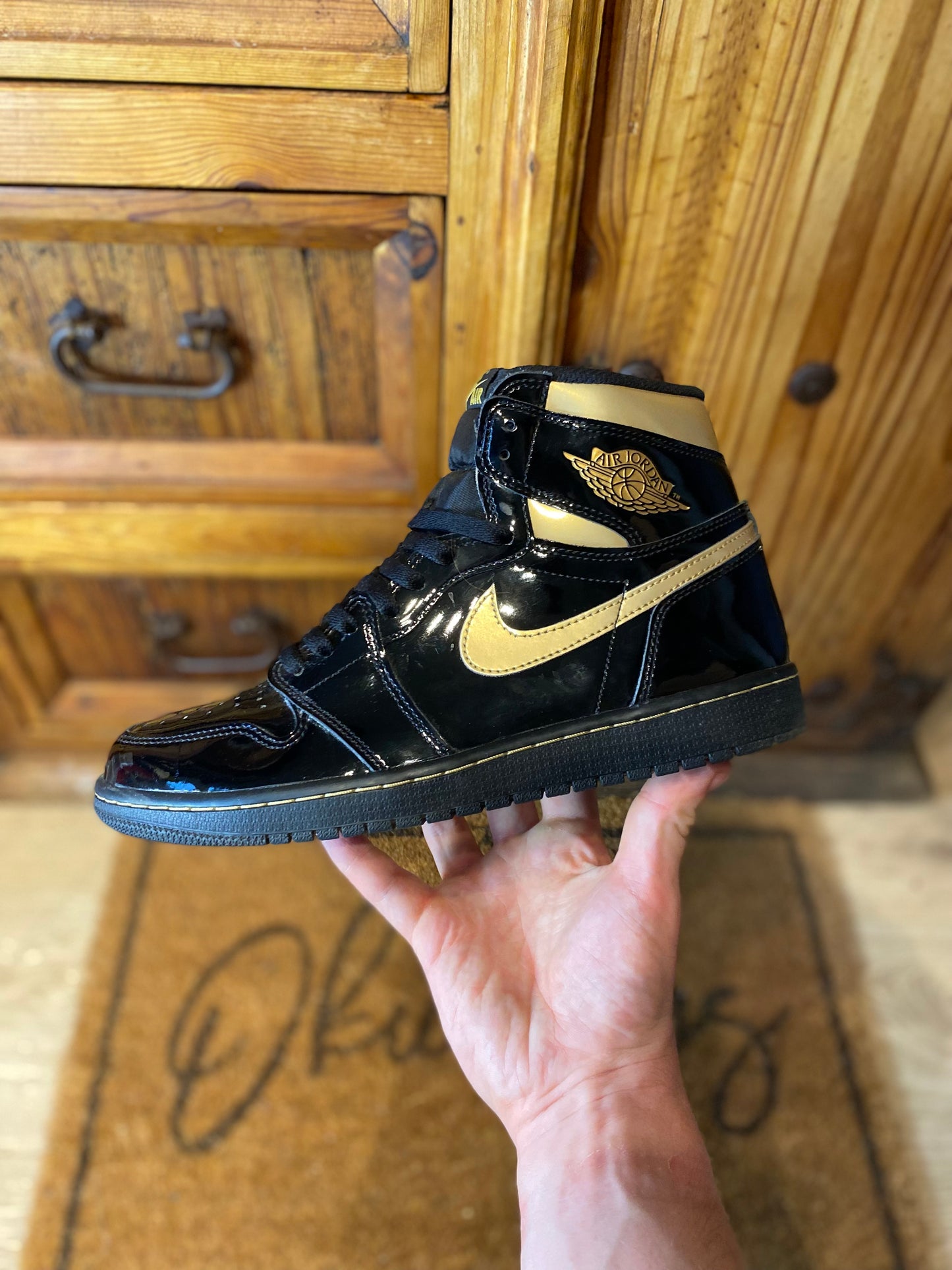 JORDAN 1 HIGH ‘BLACK METALLIC GOLD’ - UK 9