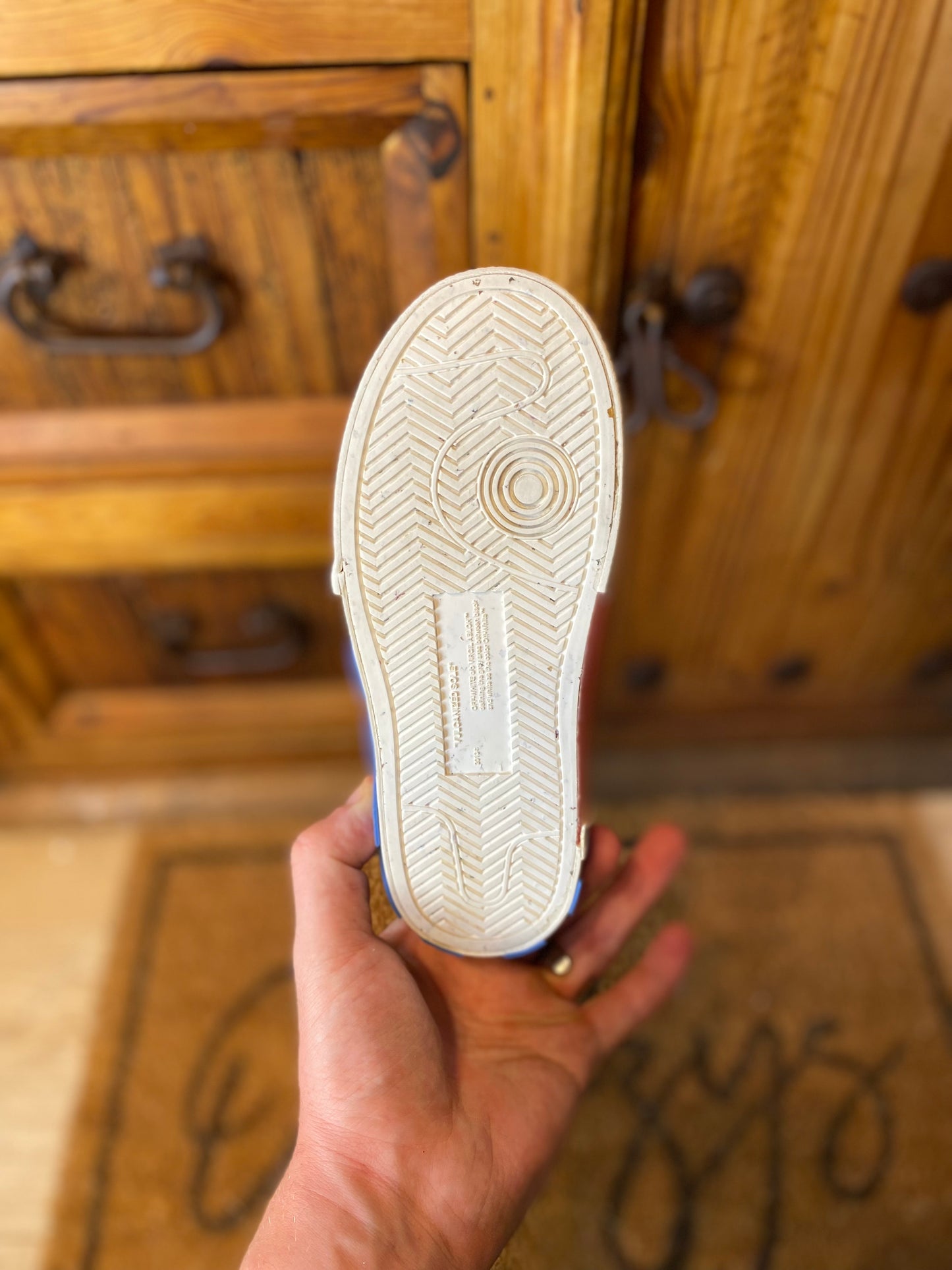 OFF WHITE VULCANISED LOW CANVAS - UK 13C
