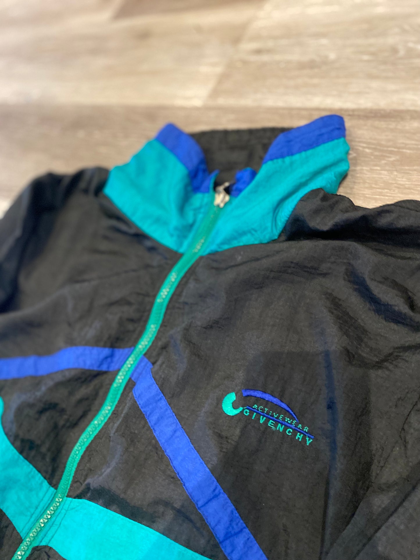 RETRO GIVENCHY WINDBREAKER - S