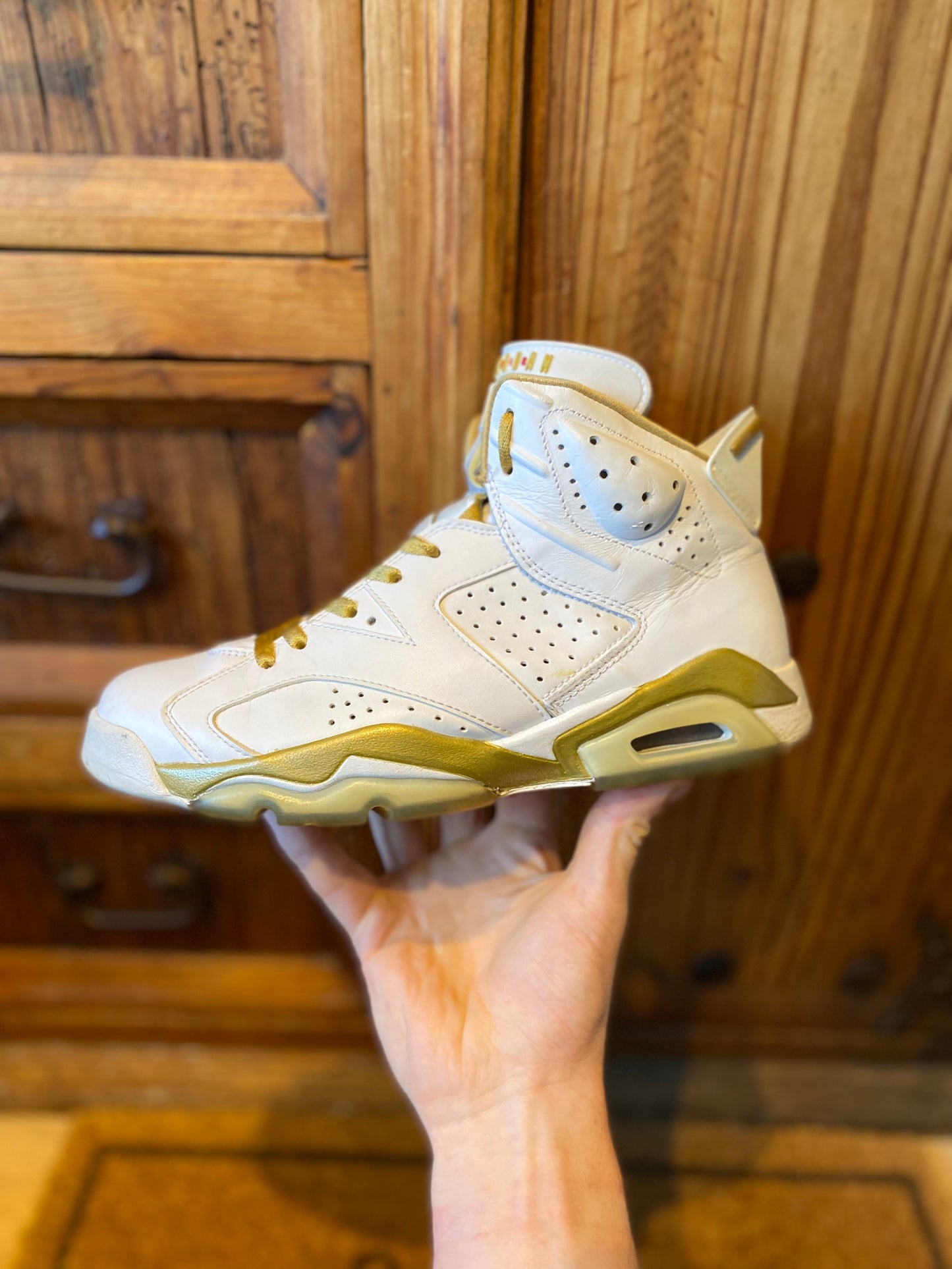 JORDAN 6 ‘GOLDEN MOMENTS PACK’ - UK 7.5