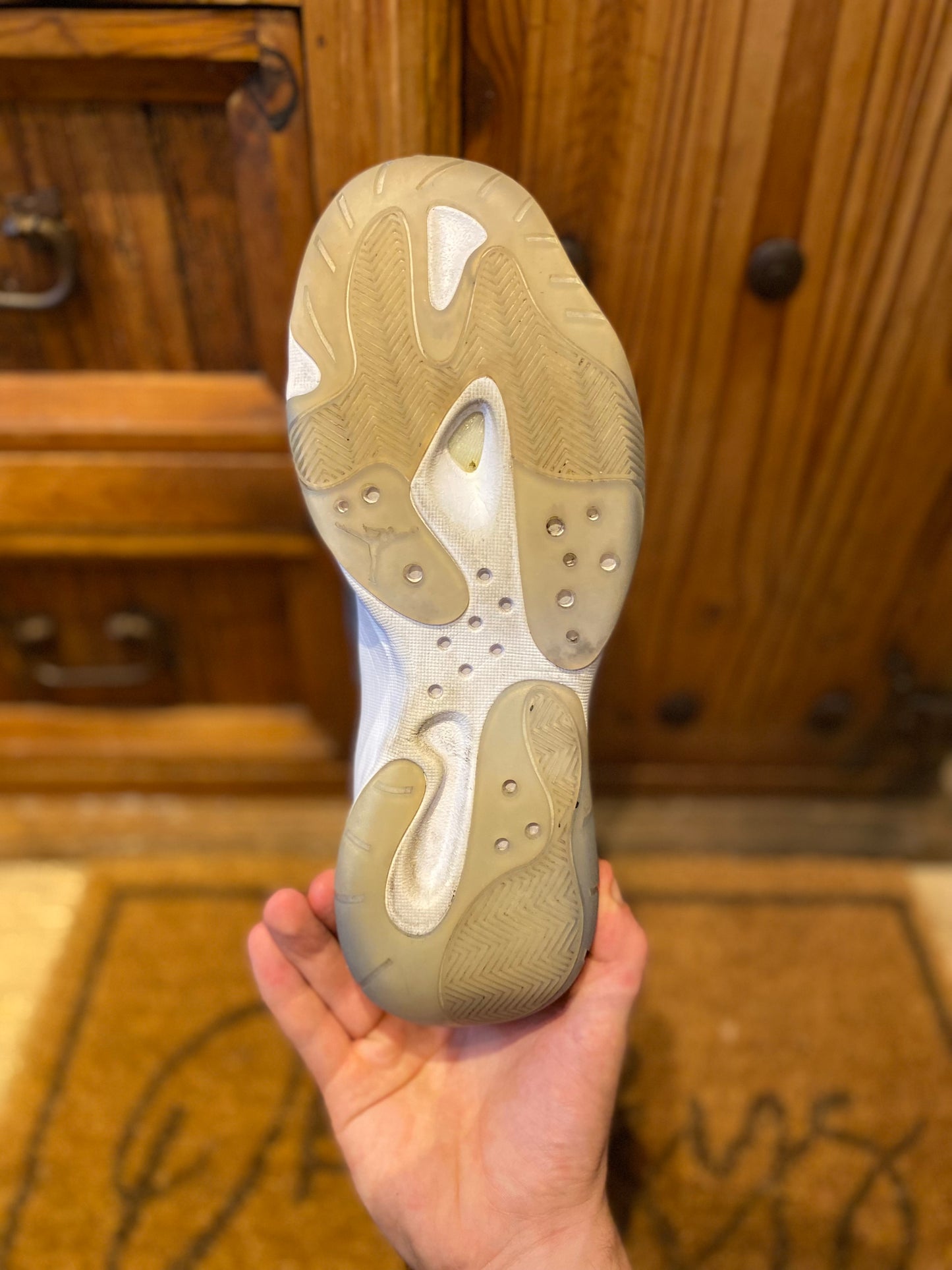 JORDAN 11 CMFT LOW ‘COOL GREY’ - UK 9.5