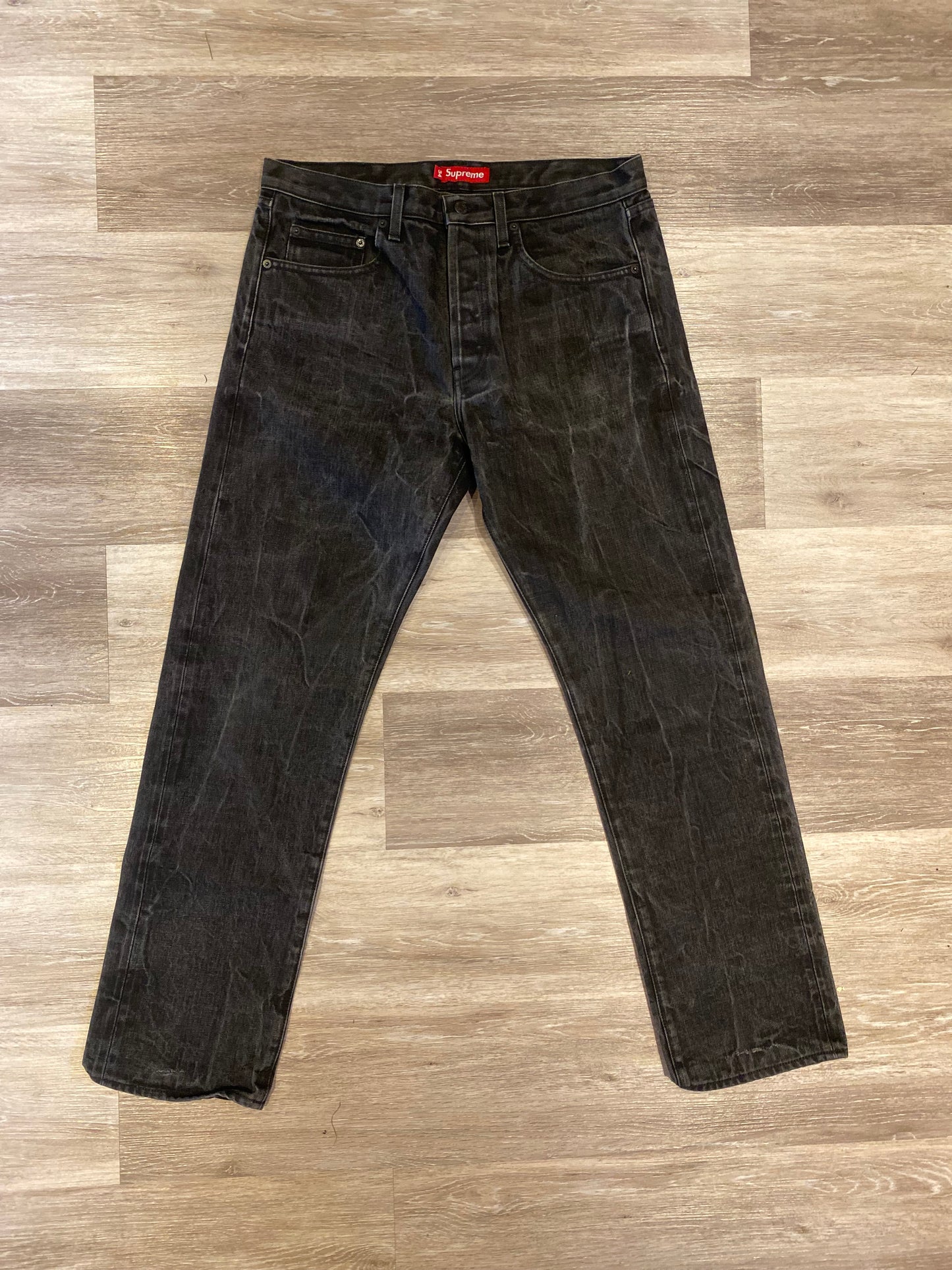 SUPREME STONE WASHED JEANS