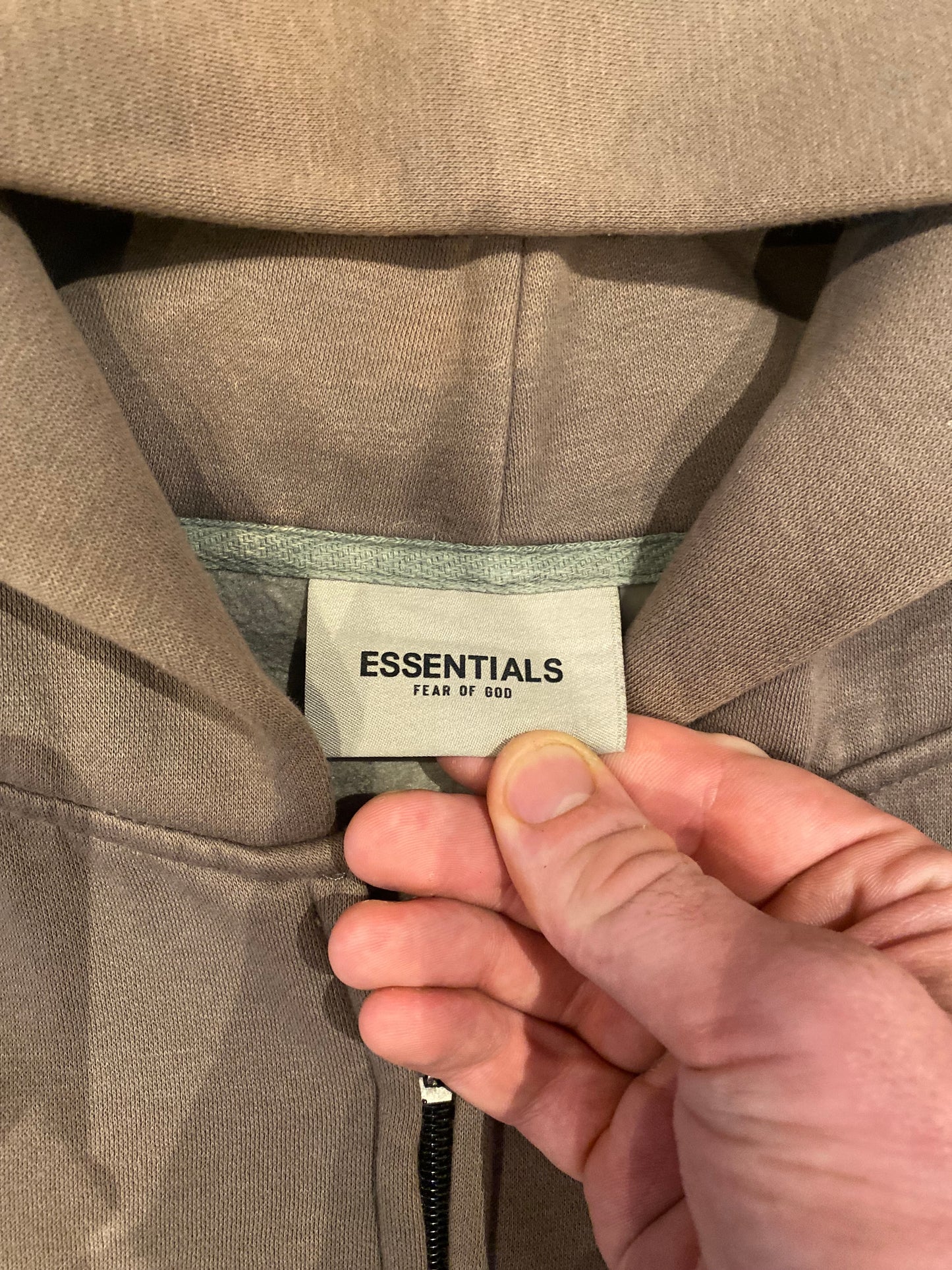 ESSENTIALS ZIP UP HOODIE - M