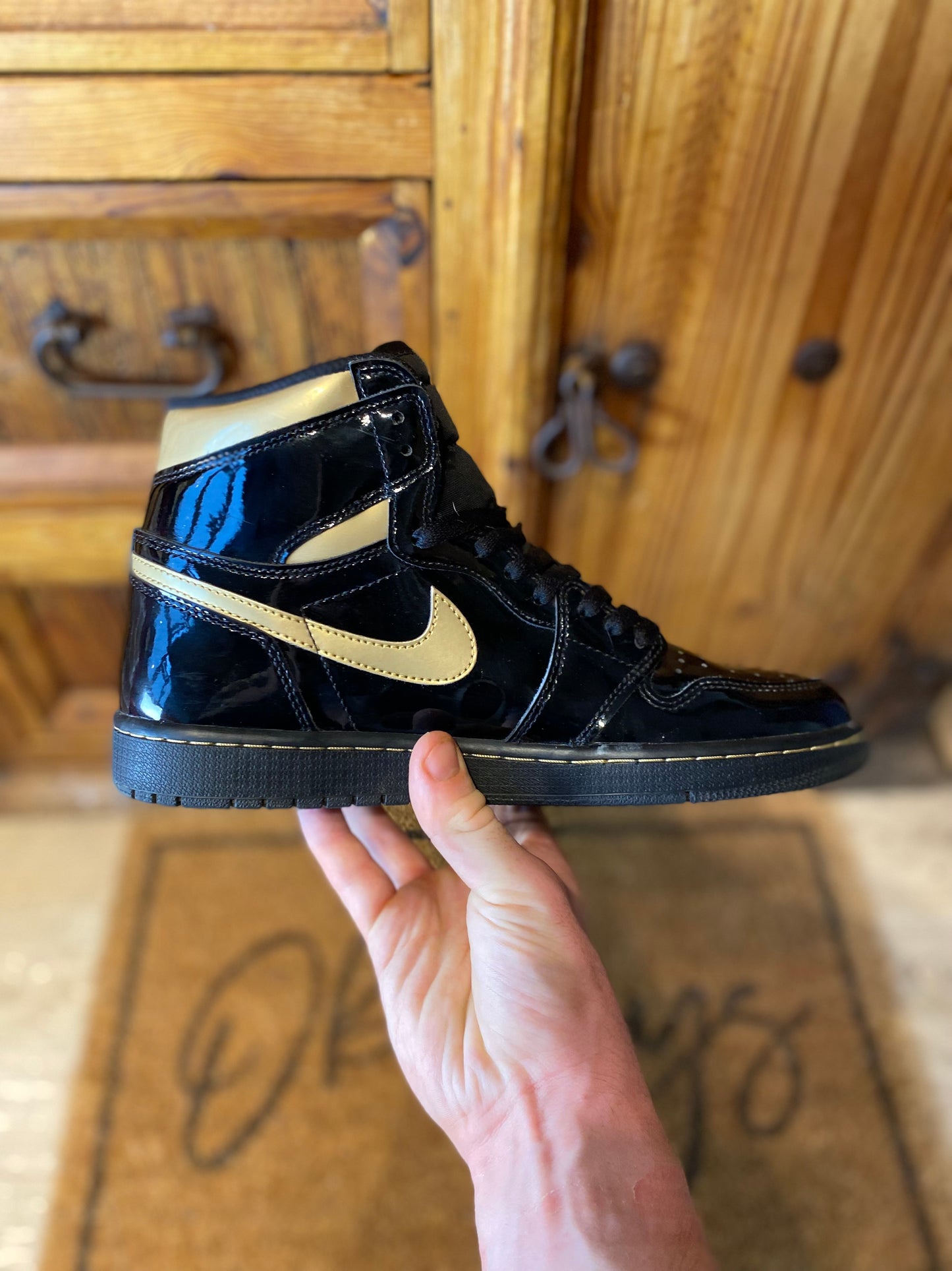 JORDAN 1 HIGH ‘BLACK METALLIC GOLD’ - UK 9