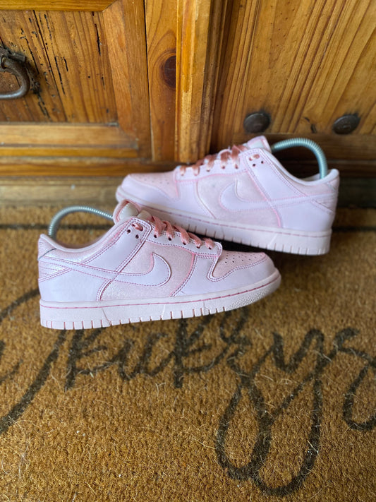 NIKE DUNK LOW ‘PRISM PINK’ - UK 4.5
