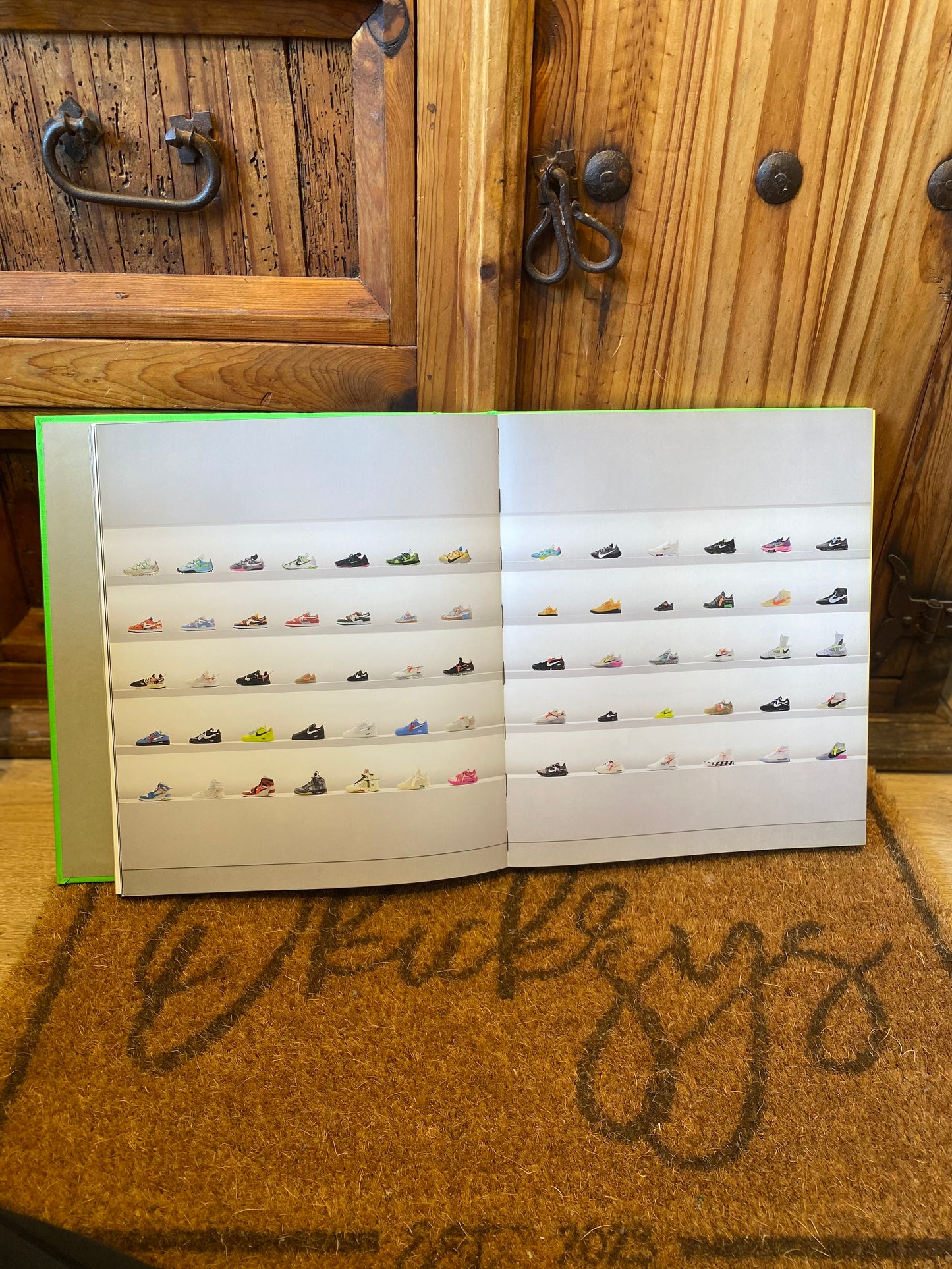 VIRGIL ABHLOH X NIKE ICONS ‘THE TEN’ SOMETHING’S OFF BOOK