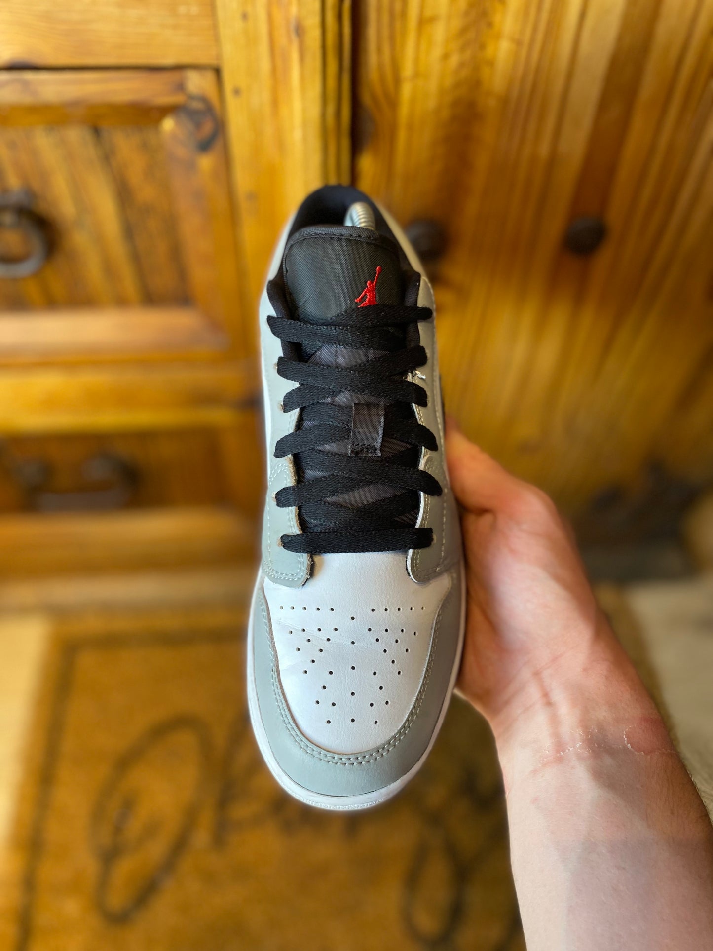JORDAN 1 LOW ‘LIGHT SMOKE GREY’ - UK 6
