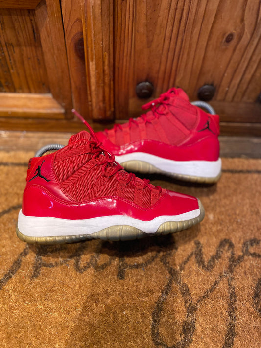 JORDAN 11 ‘WIN LIKE 96’ - UK 4