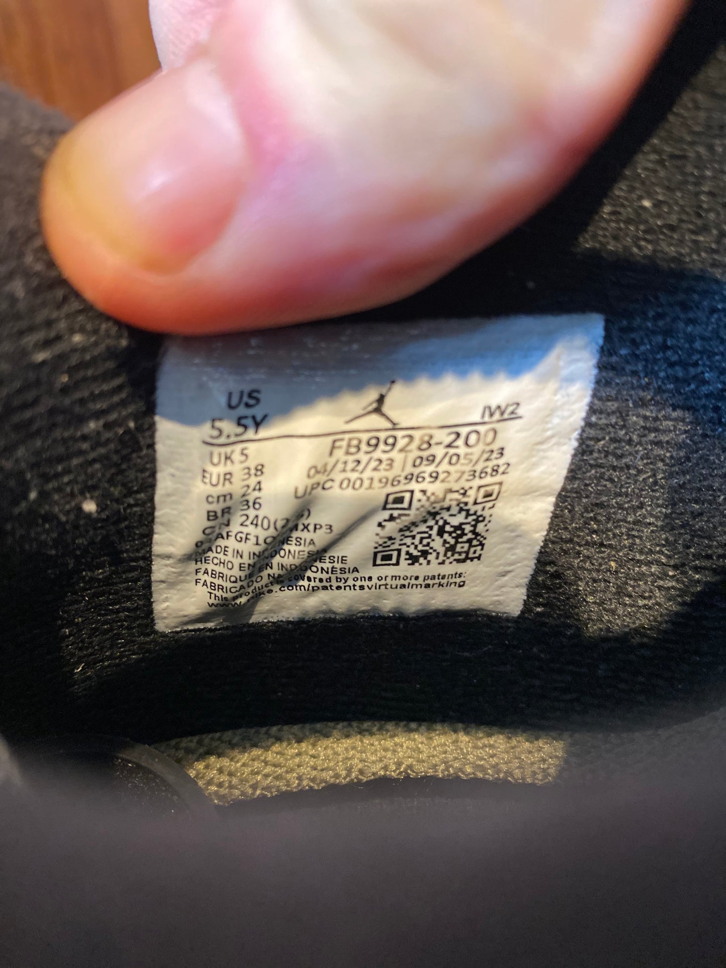 JORDAN 4 ‘CRAFT MEDIUM OLIVE’ - UK 5