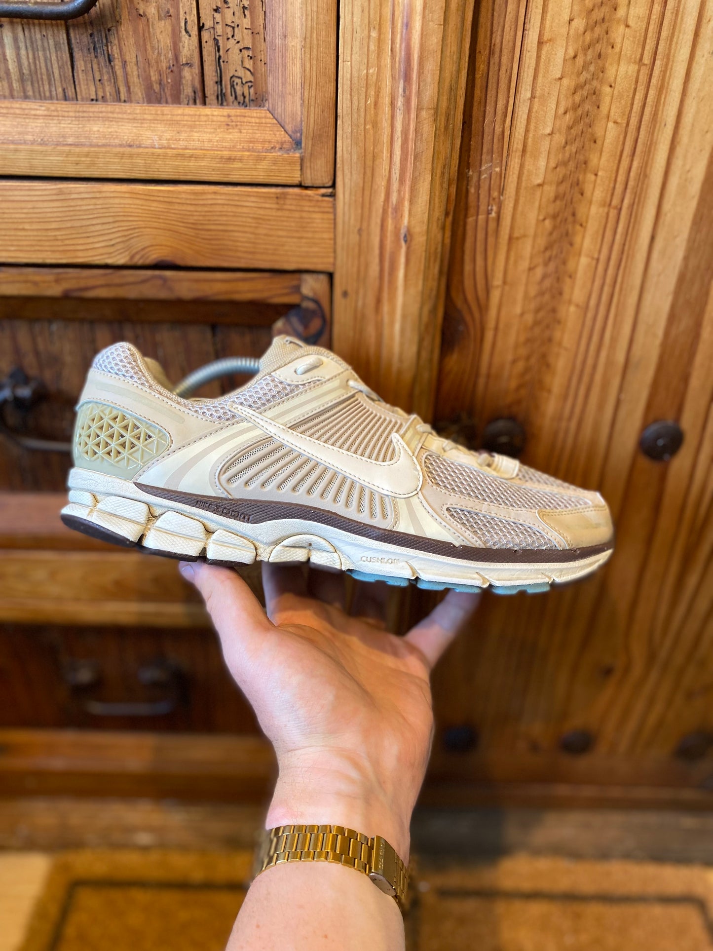 NIKE ZOOM VOMERO 5 ‘OATMEAL’ - UK 10