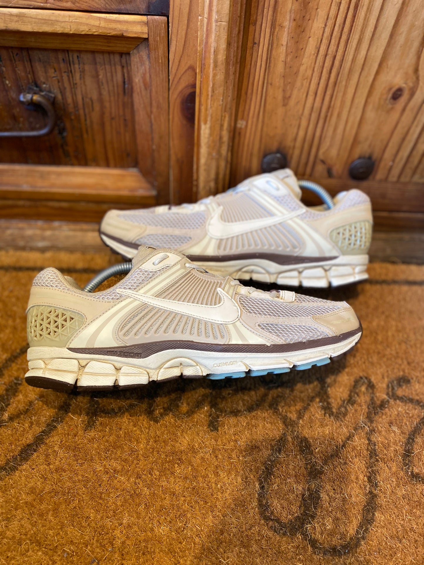 NIKE ZOOM VOMERO 5 ‘OATMEAL’ - UK 10