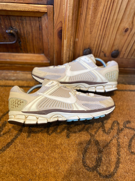 NIKE ZOOM VOMERO 5 ‘OATMEAL’ - UK 10
