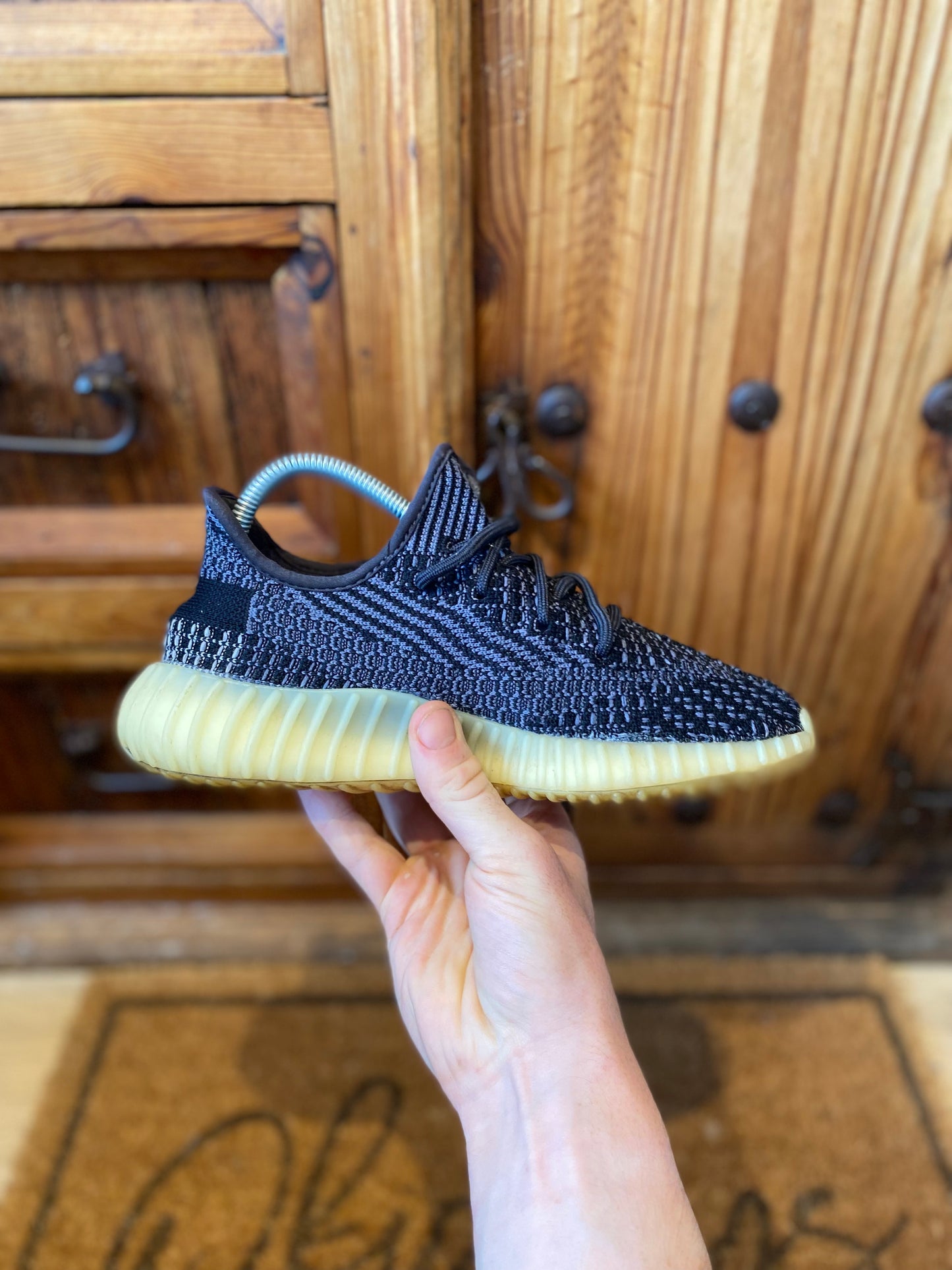 YEEZY BOOST 350 V2 ‘CARBON’ - UK 5.5