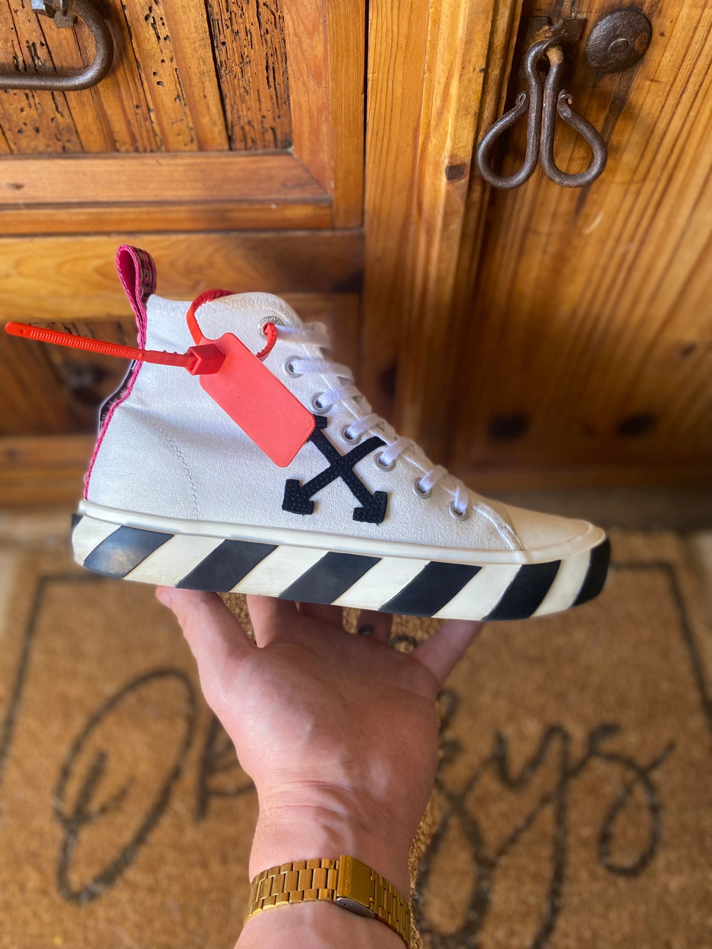 OFF WHITE VULCANISED ‘ARROWS PATCH WHITE’ - UK 7