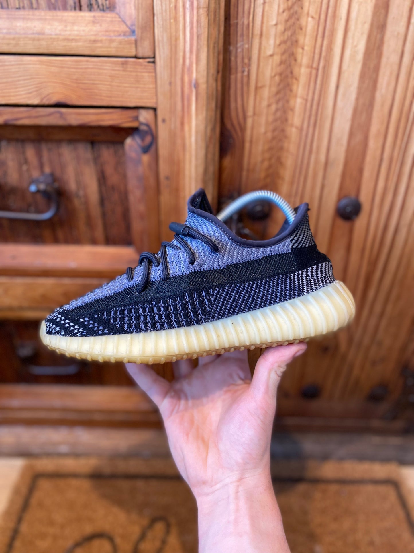 YEEZY BOOST 350 V2 ‘CARBON’ - UK 5.5