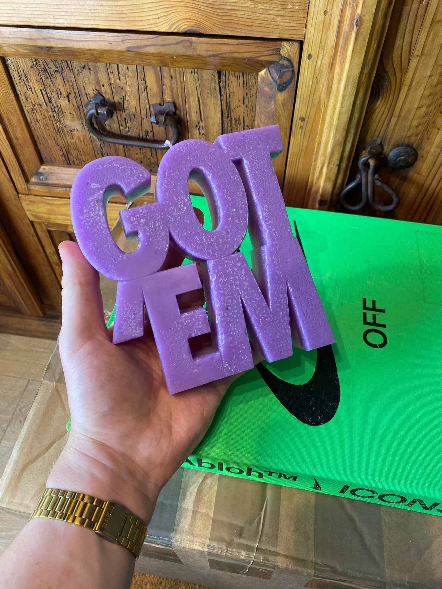 GOT EM’ SNEAKER CANDLE *scented* - #0013