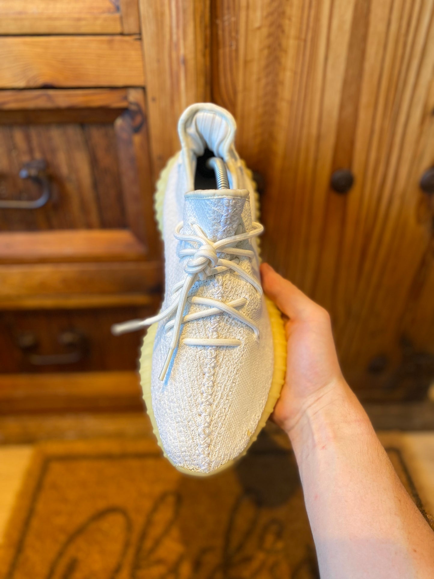 YEEZY BOOST 350 V2 ‘CREAM’ - UK 9.5