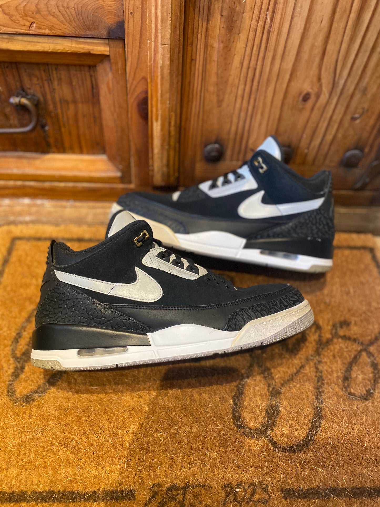 JORDAN 3 ‘TINKER HATFIELD BLACK CEMENT GOLD’ - UK 11