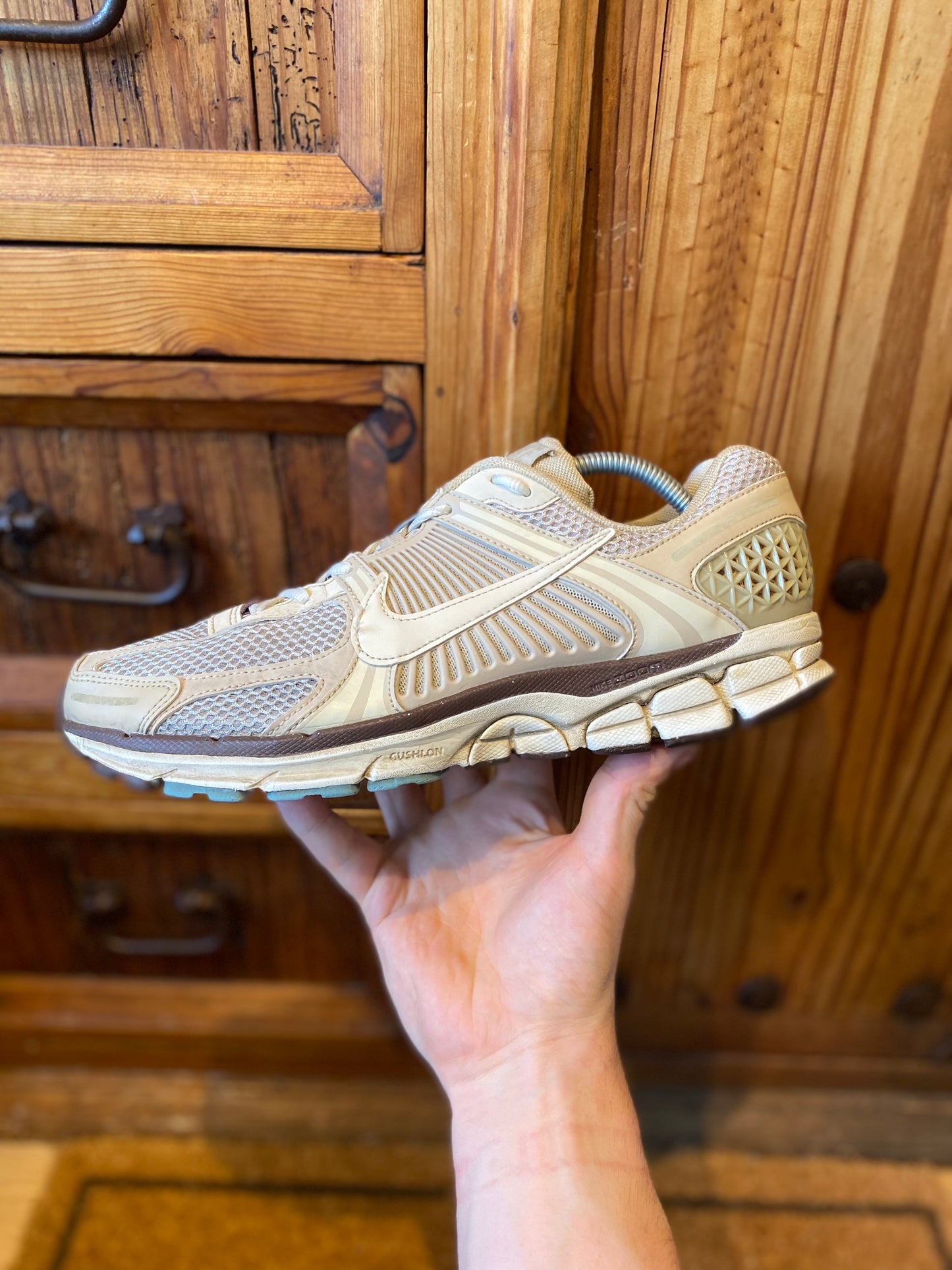 NIKE ZOOM VOMERO 5 ‘OATMEAL’ - UK 10
