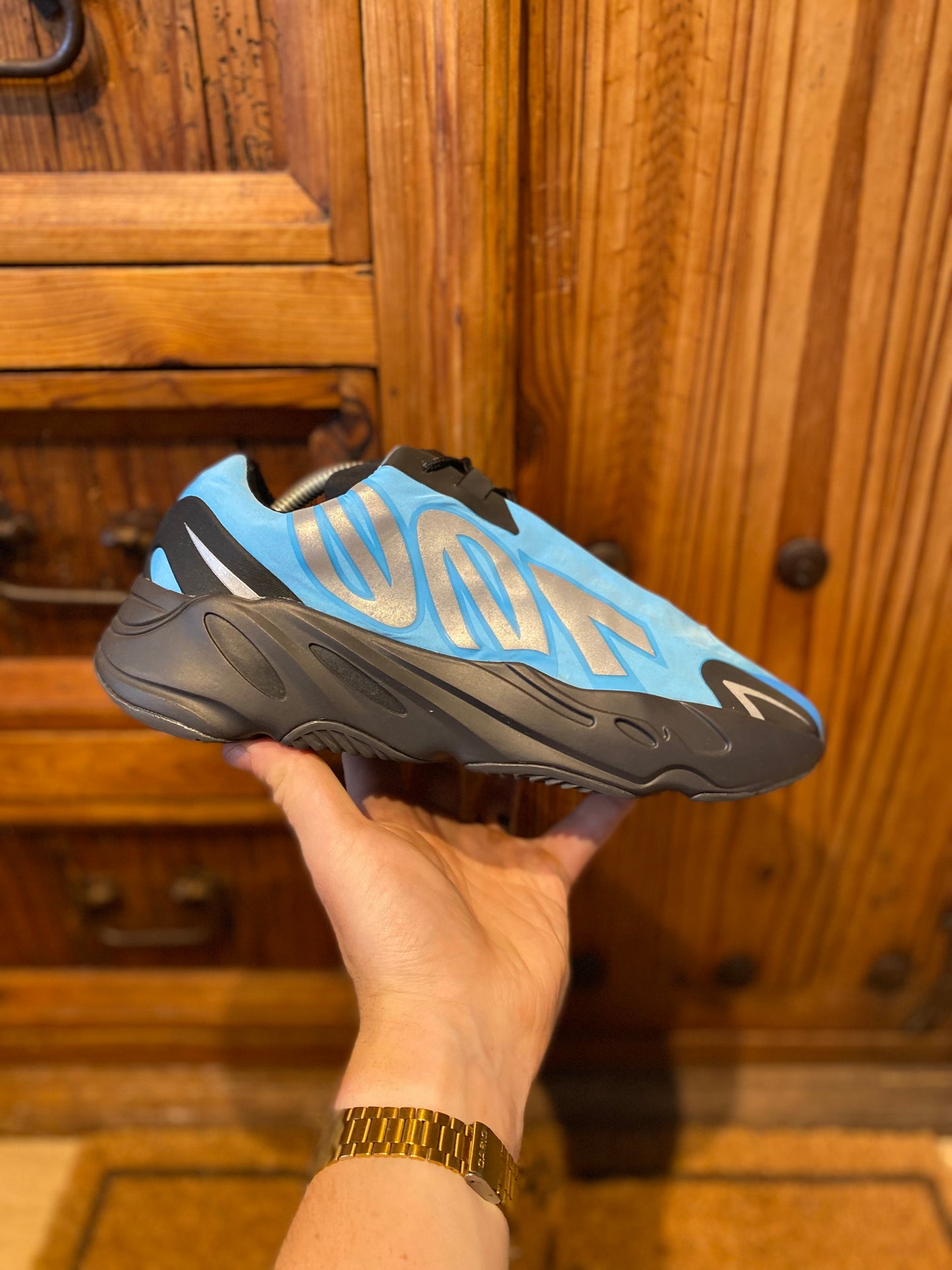 YEEZY BOOST 700 MNVN ‘BRIGHT CYAN’ - UK 9.5