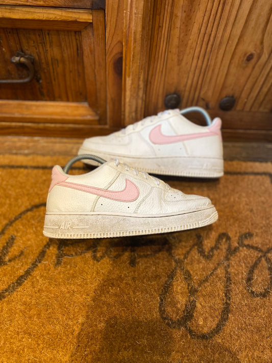 NIKE AIR FORCE 1 ‘PINK FOAM WHITE’ - UK 5.5