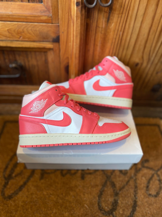 JORDAN 1 MID ‘STRAWBERRIES AND CREAM’ - UK 4