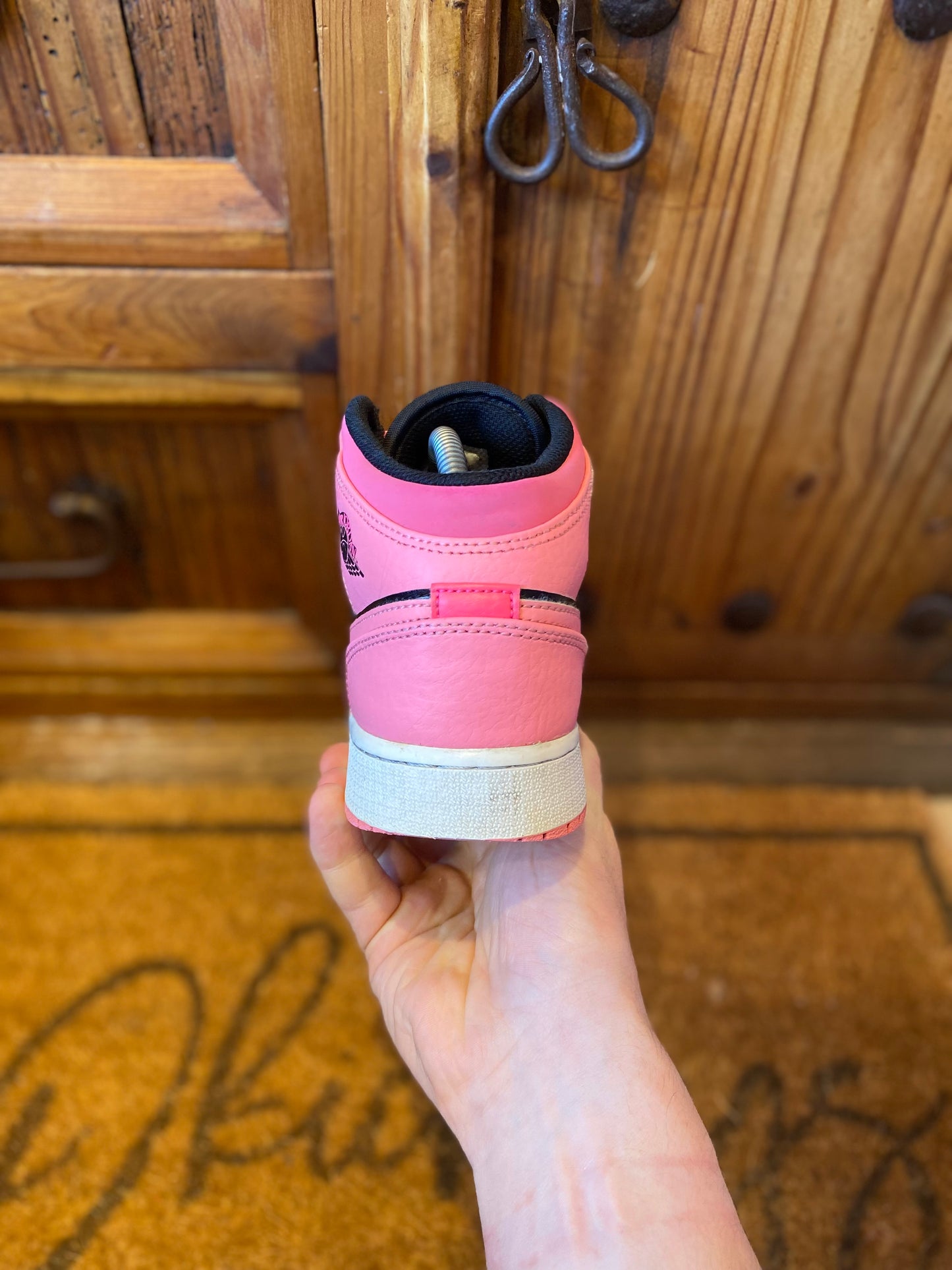 JORDAN 1 MID ‘CORAL CHALK’ - UK 5.5